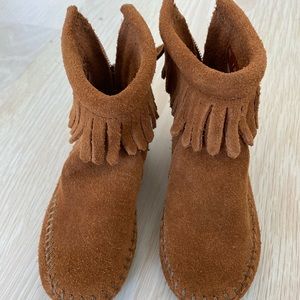 Minnetonka Toddler size 7 moccasins